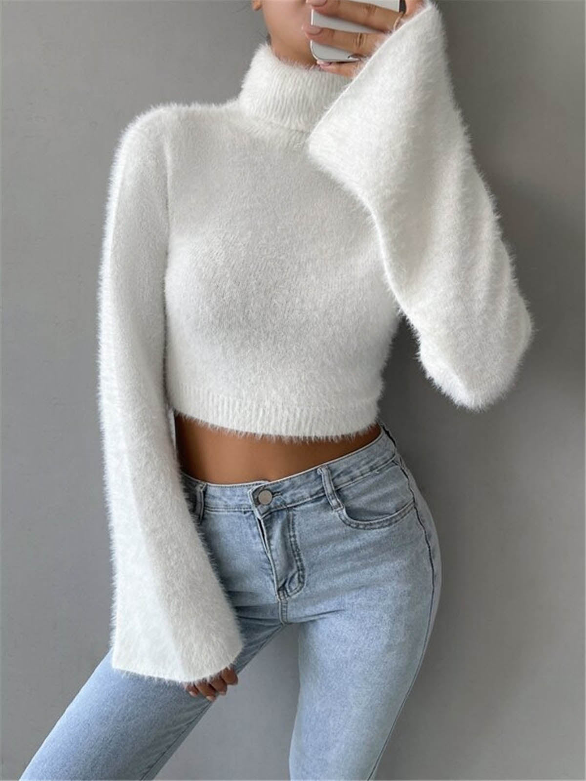 Turtleneck Fuzzy Crop Bluz